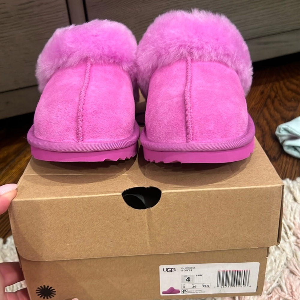 Never worn brand new UGG size 4 K Cozy II color hot pink